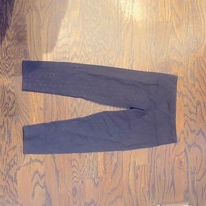 LULULEMON - black cropped leggings - subtle dot print